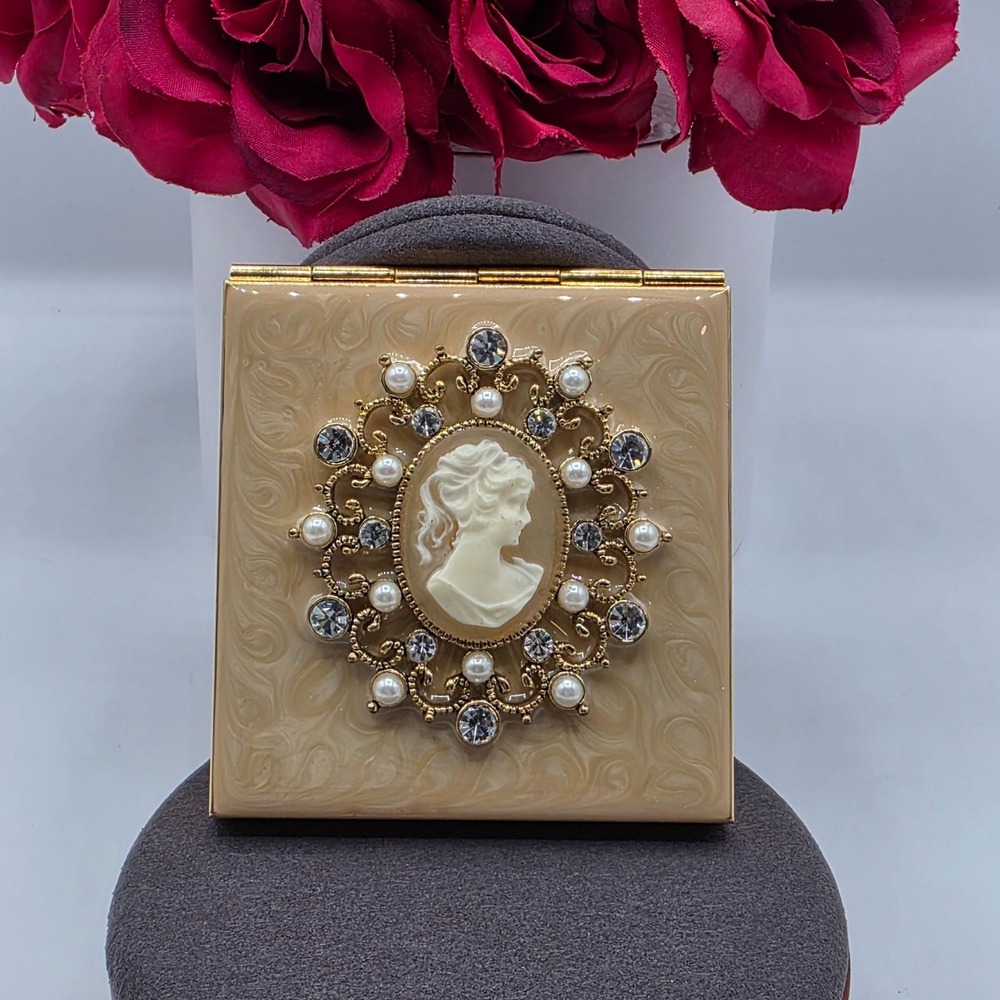Vintage Cameo Compact Mirror Rhinestone Pearl Gold Trim Lighted Makeup Ornate